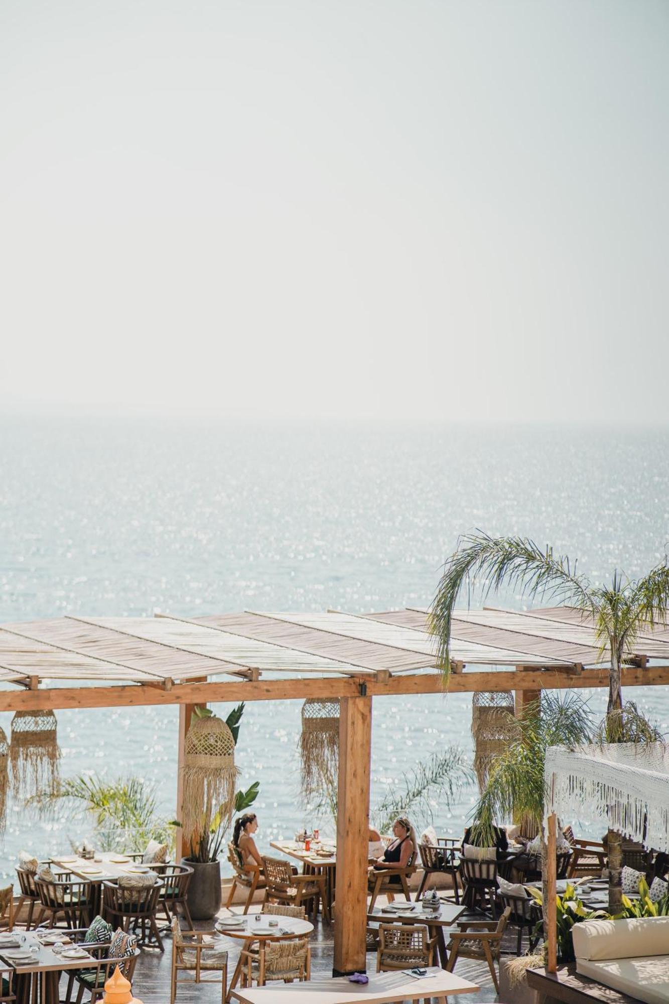 Lost Seaside Hotel Sarandë Esterno foto