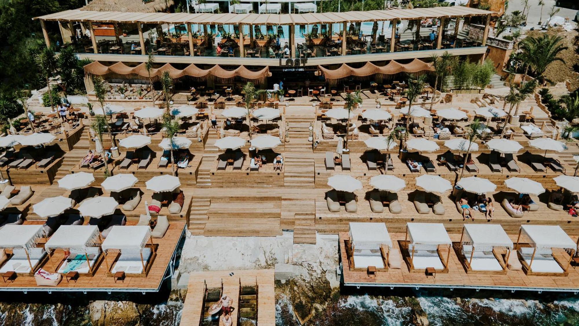 Lost Seaside Hotel Sarandë Esterno foto